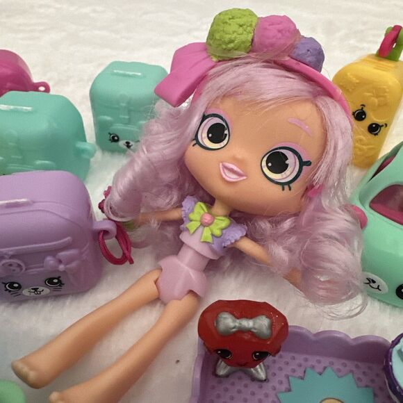 Shopkins Shoppies Pommie Shop Doll 5" with Various Figures and Furniture Lot - Picture 6 of 10